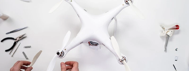 Check the balance of FPV drone blades and power system Check the balance of FPV drone blades and power system